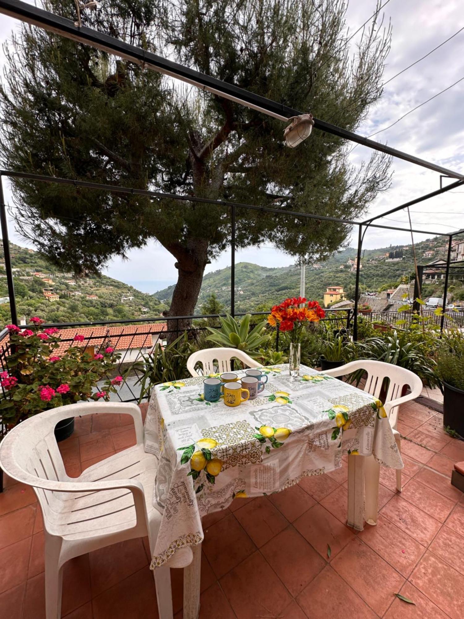 Sanremo Mare E Relax - Affittasi "Casa Illiade" Con Parcheggio Libero, Terrazza E Wi-Fi Apartment Екстериор снимка